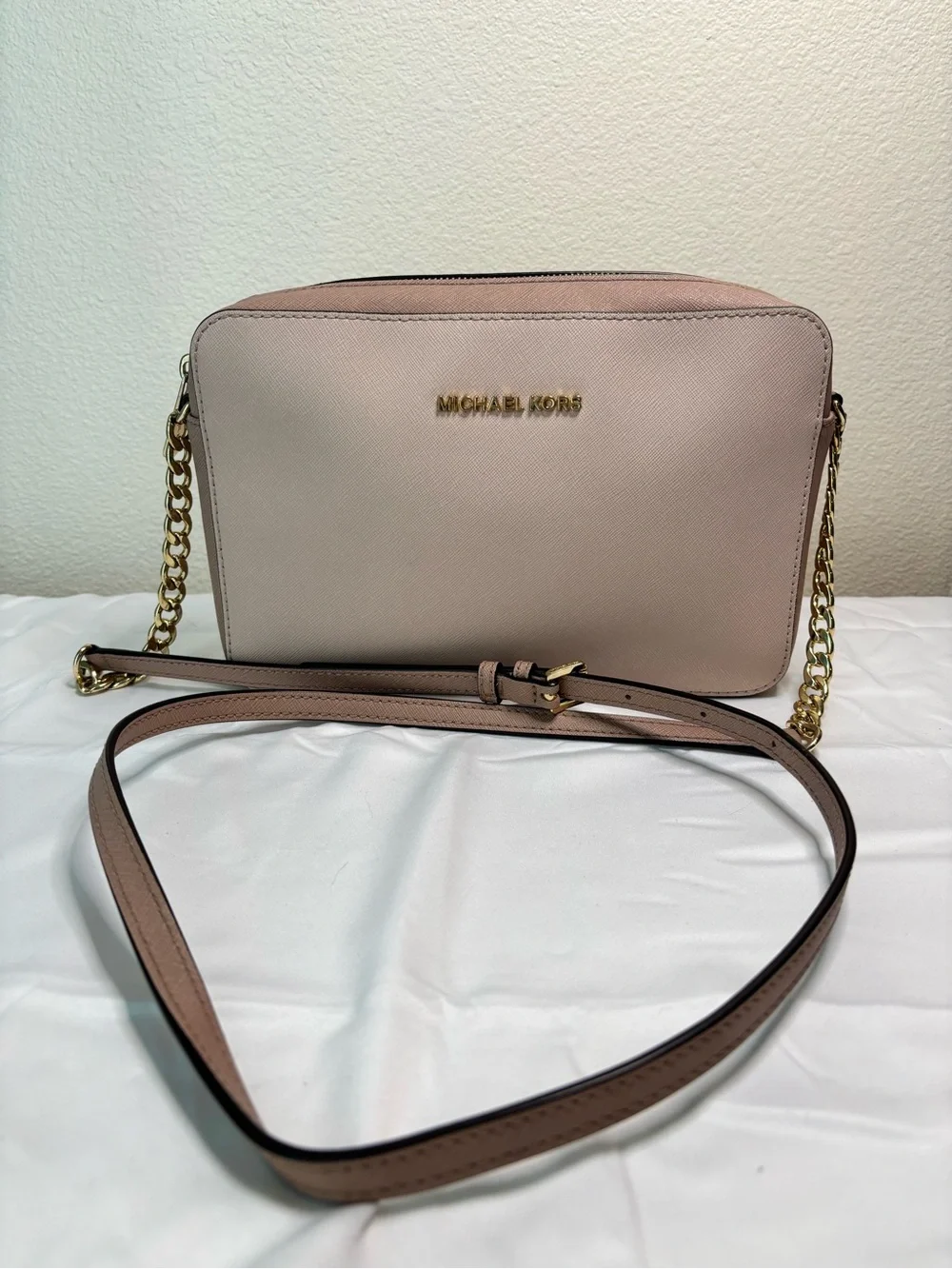 Michael Kors Jet Set Pink Saffiano Leather Crossbody Camera Bag Gold Chain